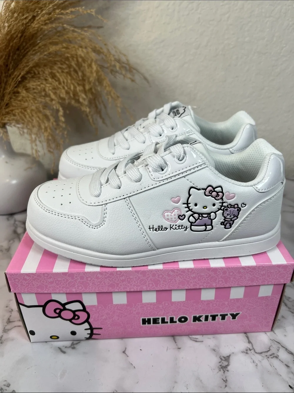 Hello Kitty White Sneakers Shoes Size 4